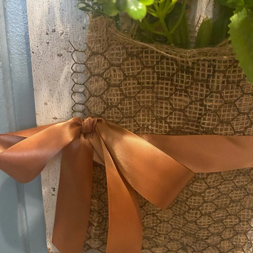 Rustic Flower pocket - Picture 7 of 7